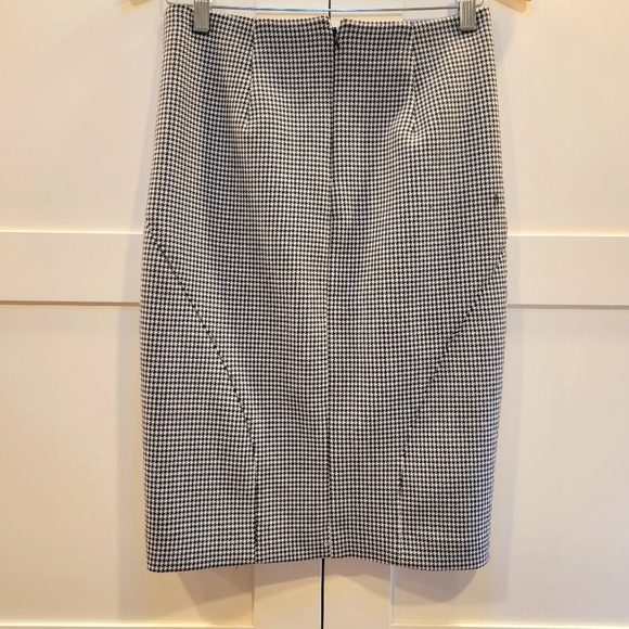 Banana Republic Houndstooth Pencil Skirt Size 0 - Picture 8 of 8